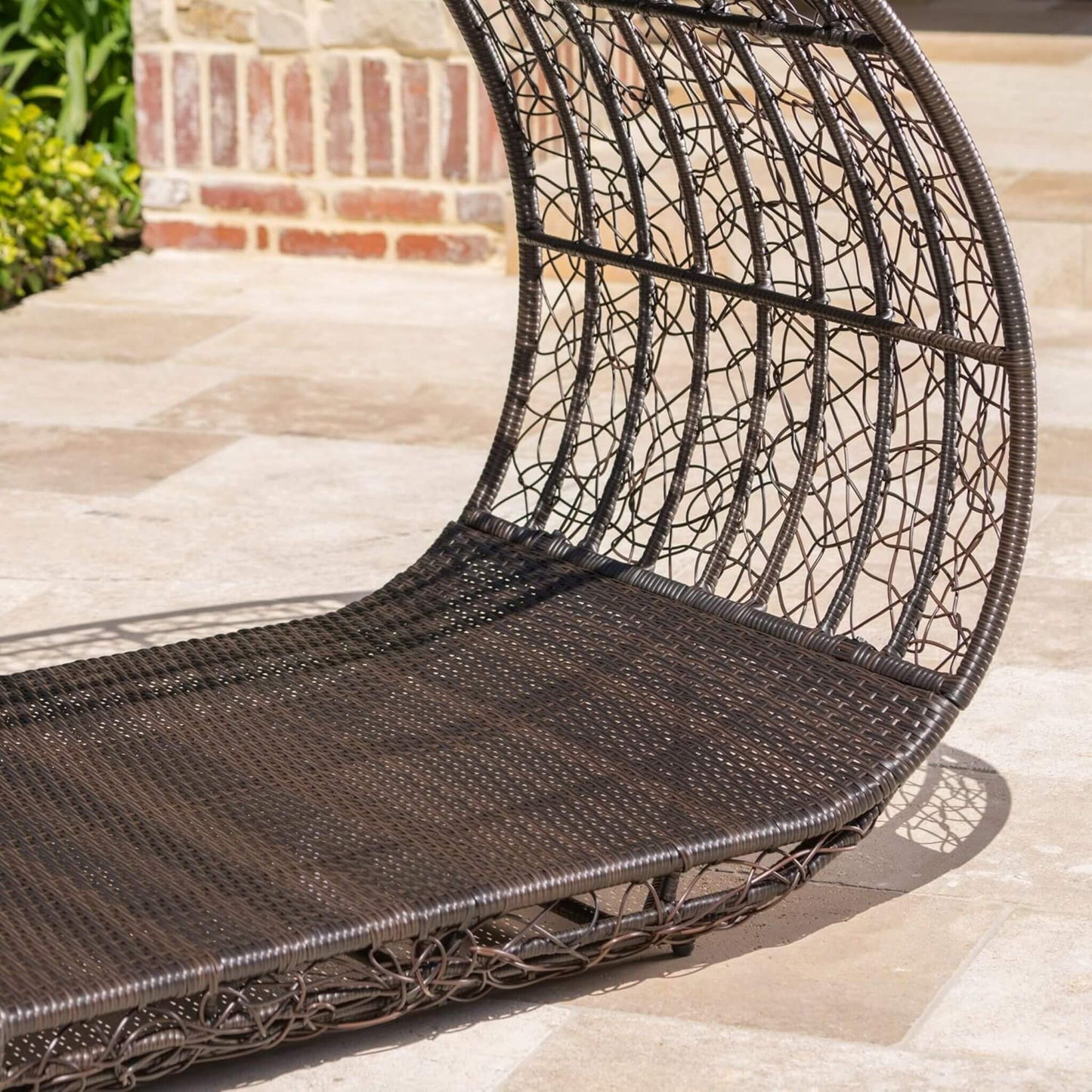 Large 2-Person Abigal Outdoor Wicker Daybed With Aluminum Frame And Cushions (SAK23942)